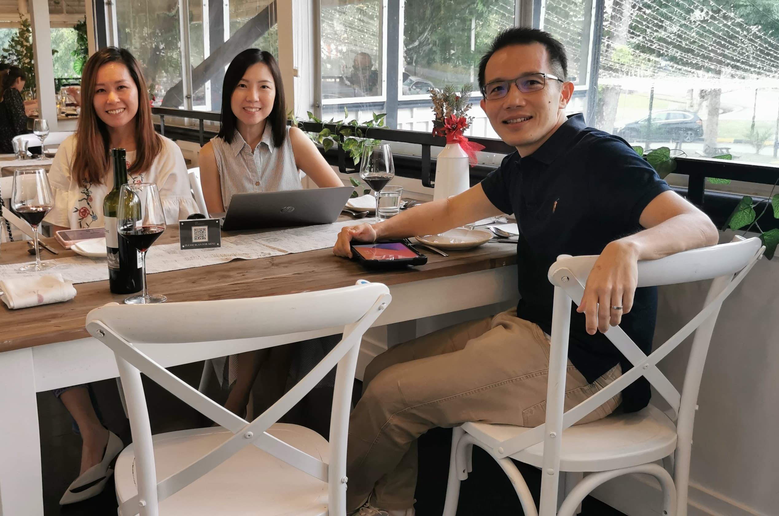 ng-chun-jin-with-teammates