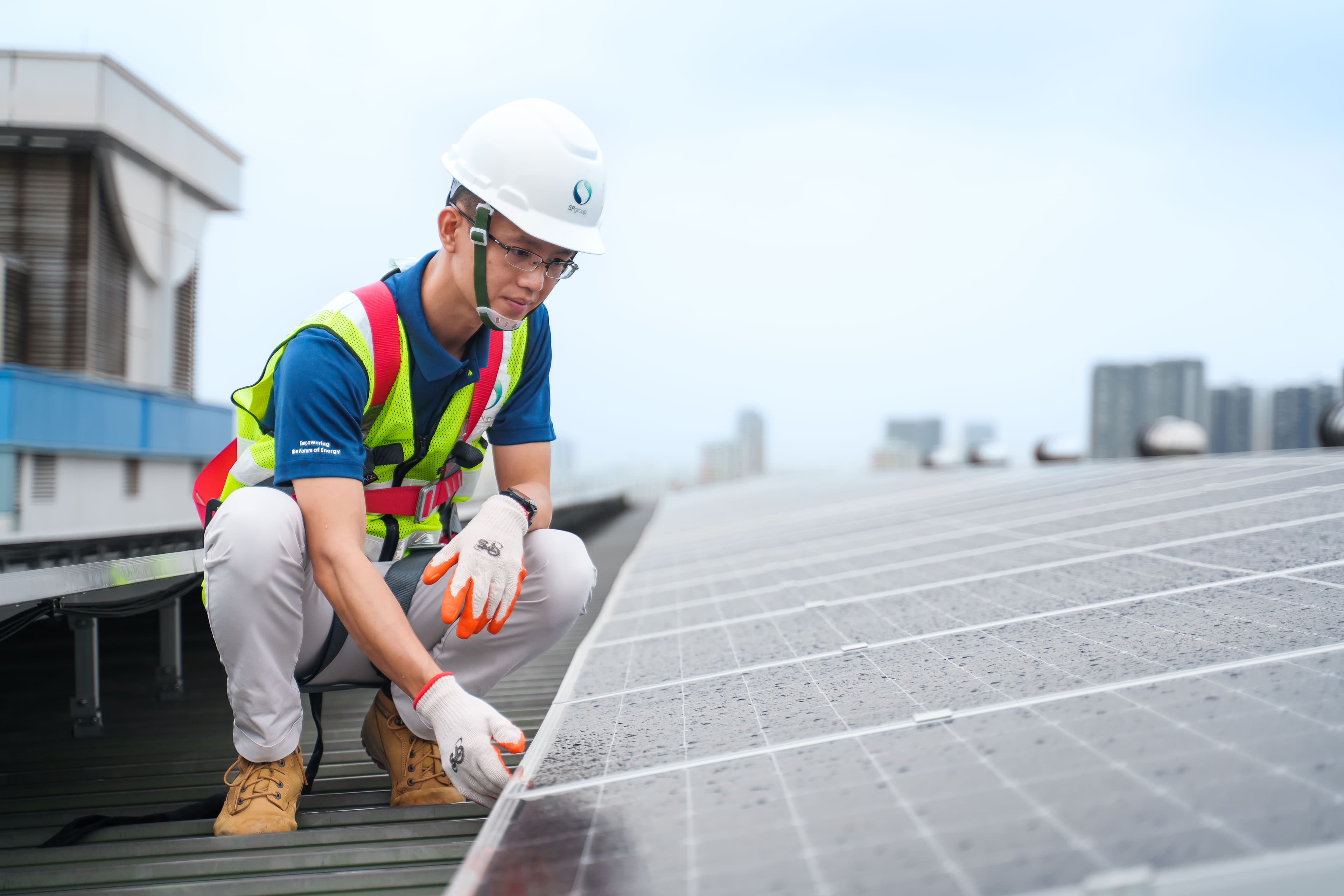 decarbonising-singapore-one-solar-panel-at-a-time