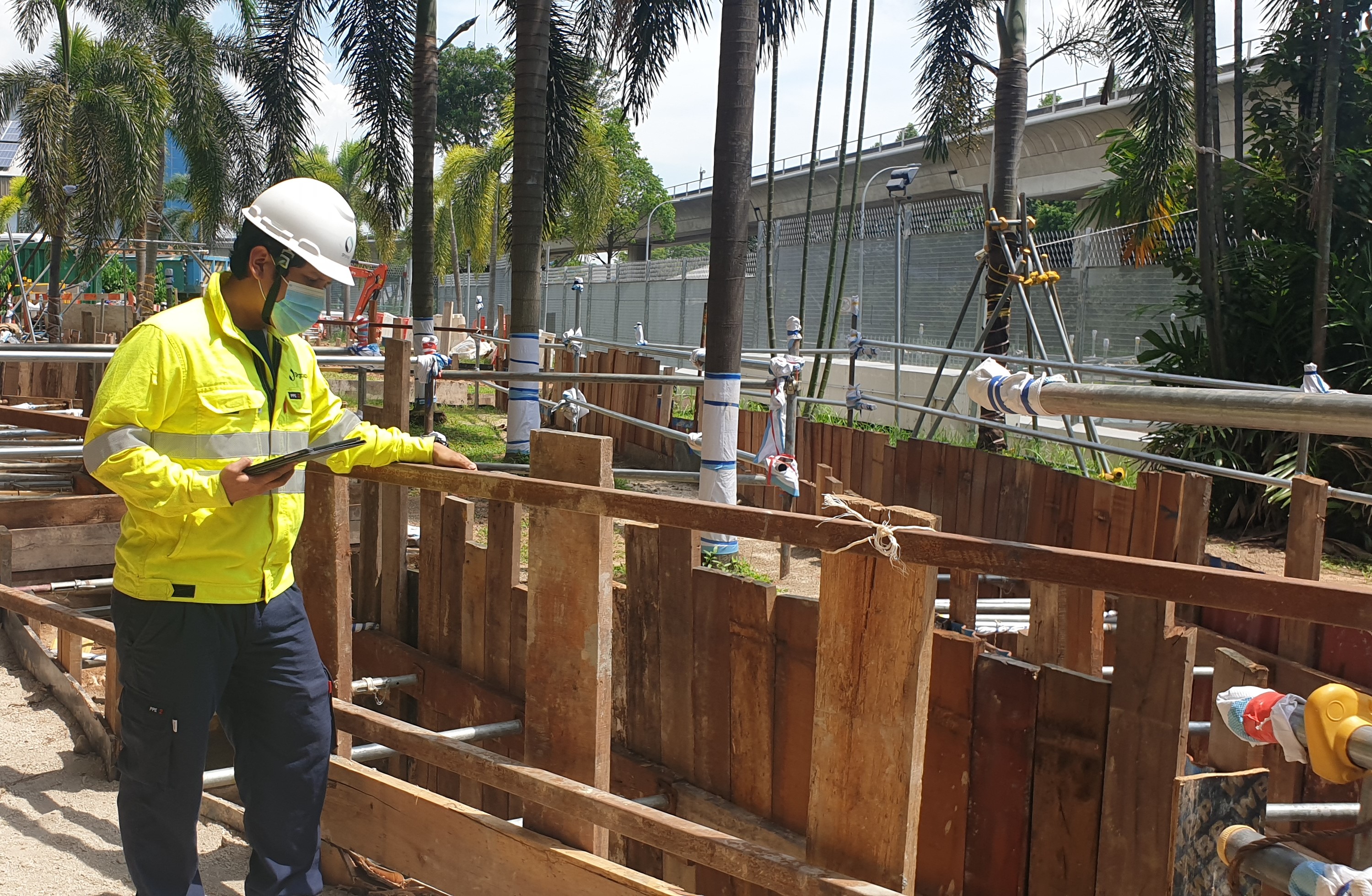 Faisal overseeing the process of trench excavation for one of his diversion cables. Trench excavation poses challenges to contractors such as working near existing services, working in confined spaces etc. Faisal ensures that workers are always safe during trench excavation process.